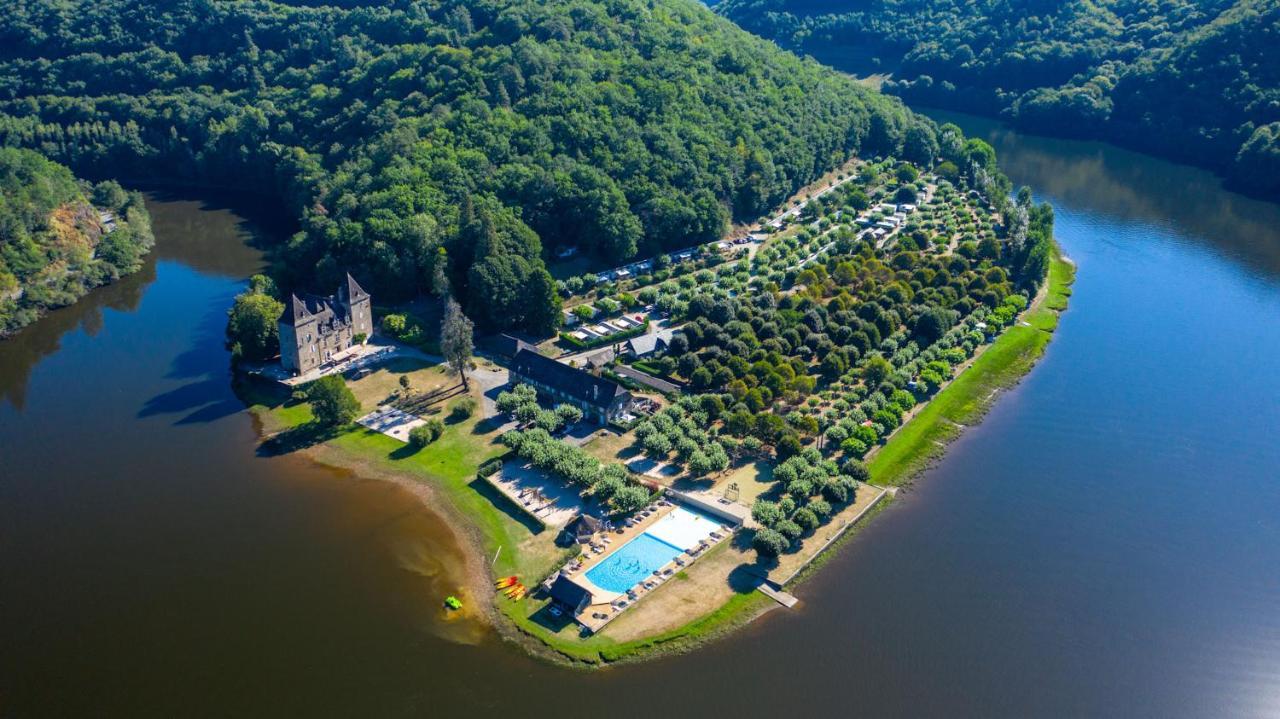 Camping Le Chateau Du Gibanel Saint-Martial-Entraygues Exterior photo