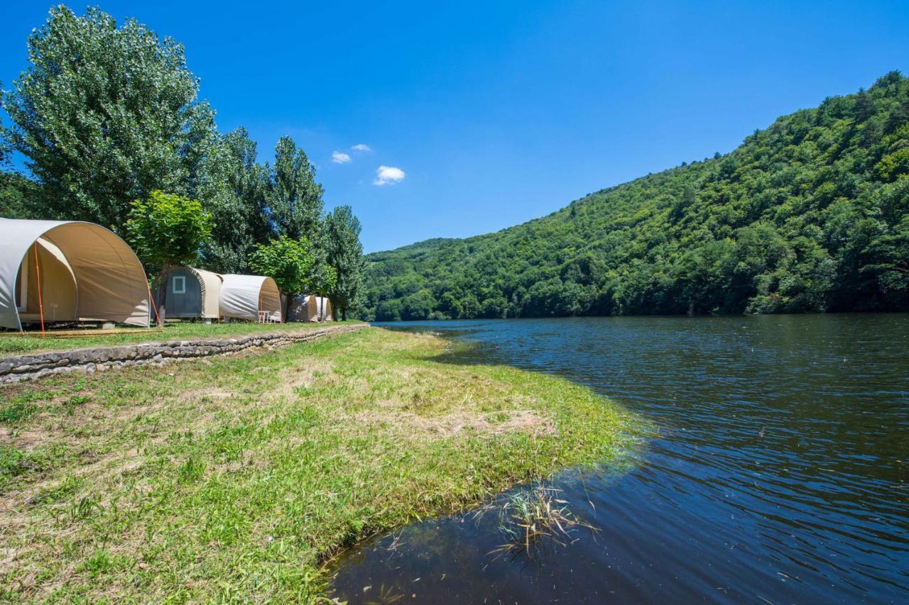 Camping Le Chateau Du Gibanel Saint-Martial-Entraygues Exterior photo