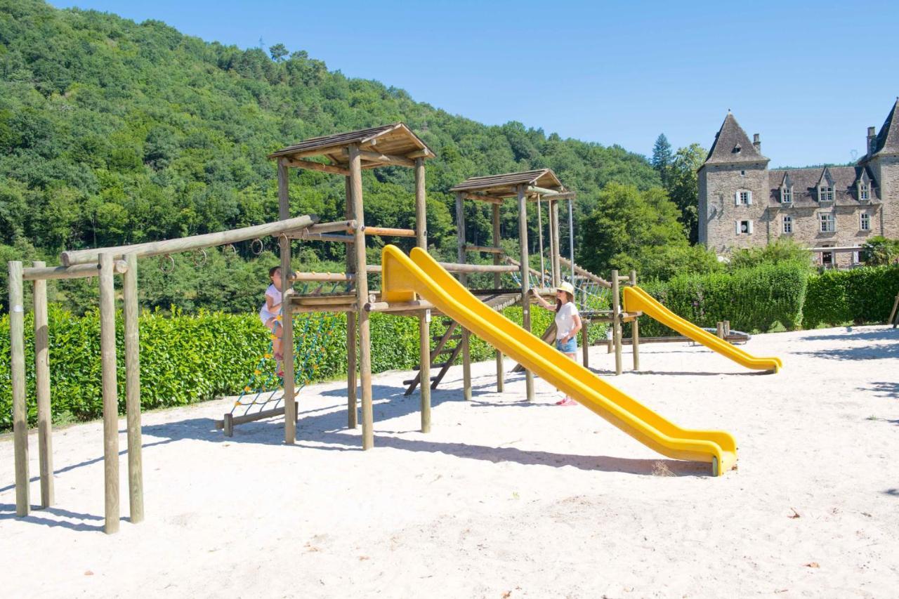 Camping Le Chateau Du Gibanel Saint-Martial-Entraygues Exterior photo
